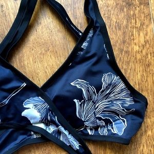 Athleta crossback swim top